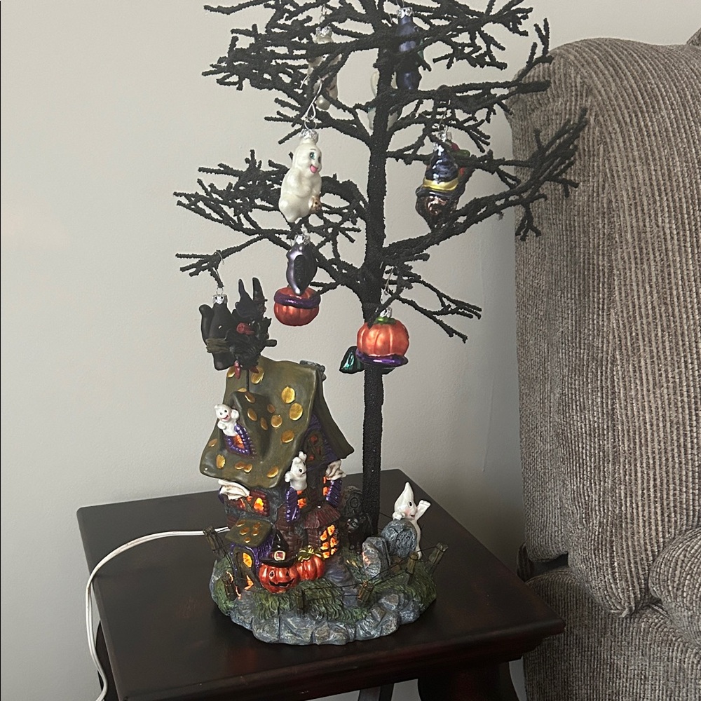 Halloween Light-Up Haunted Tree Decor
